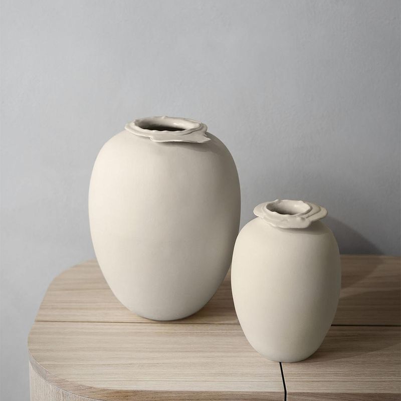 Brim Vase