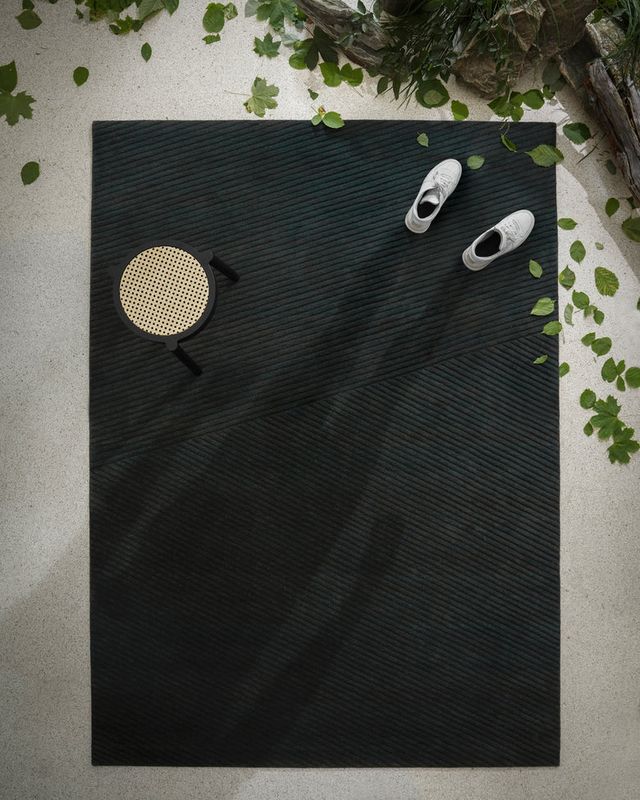 Row rug