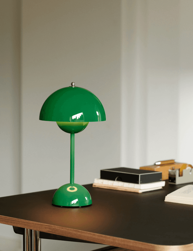 Flowerpot VP9 Verner Panton 1968 Portable lamp